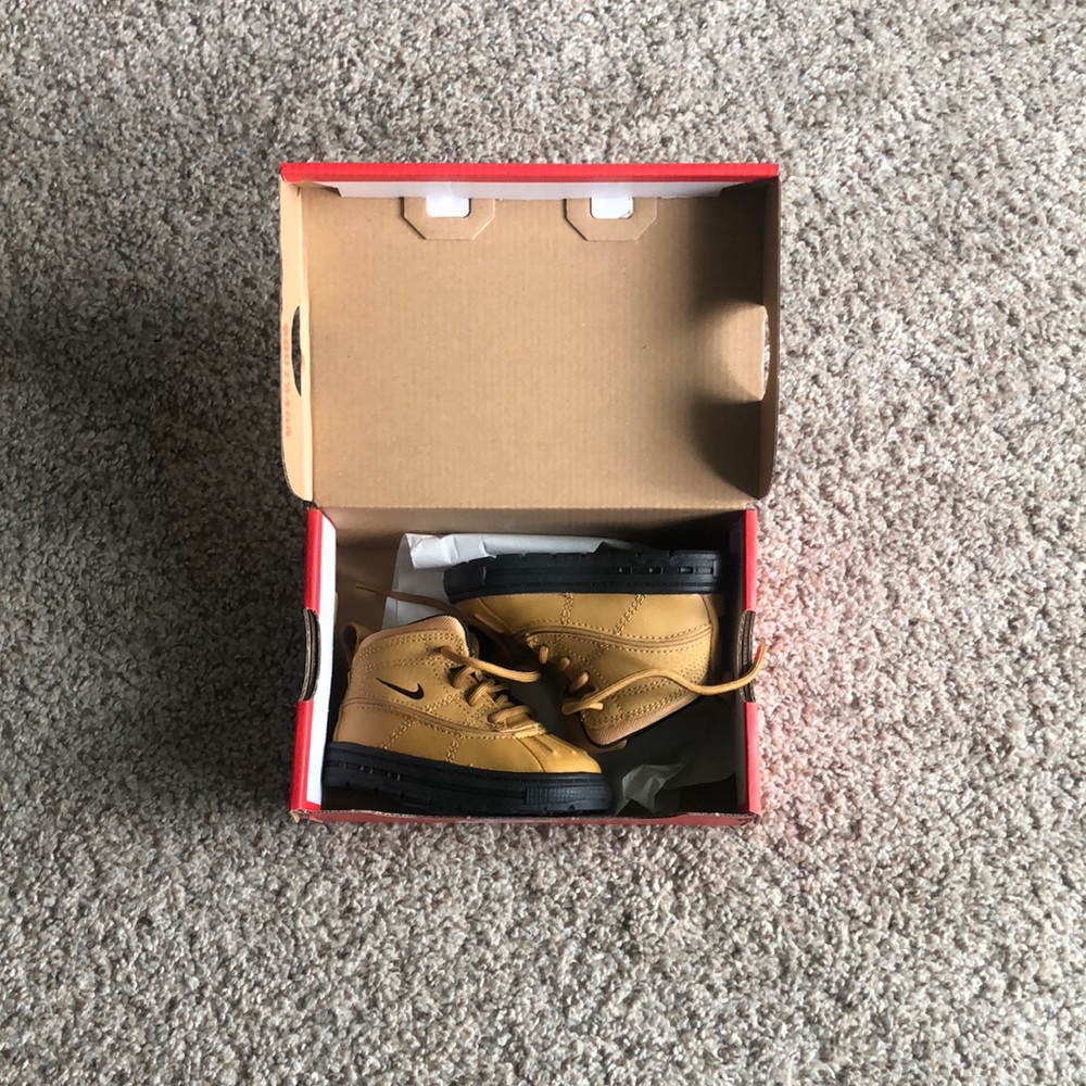 Nike wood side 2 high boots